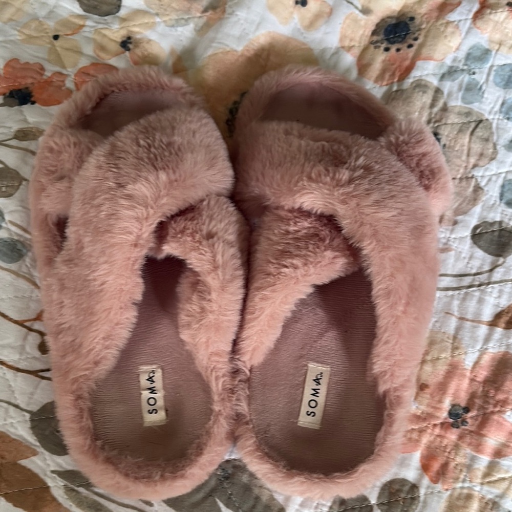Soma Pink Plush Slide Slippers